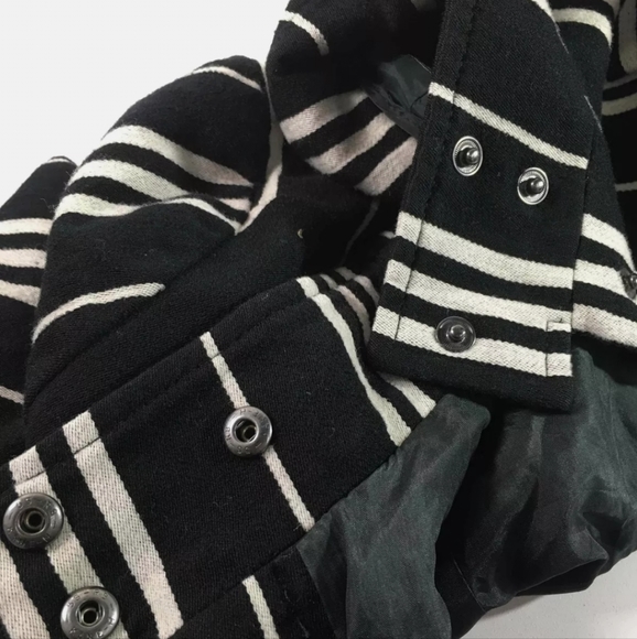 BURBERRY Size 6 VTG Wool Black & White Striped Crop Jacket w/ COA - Picture 7 of 11